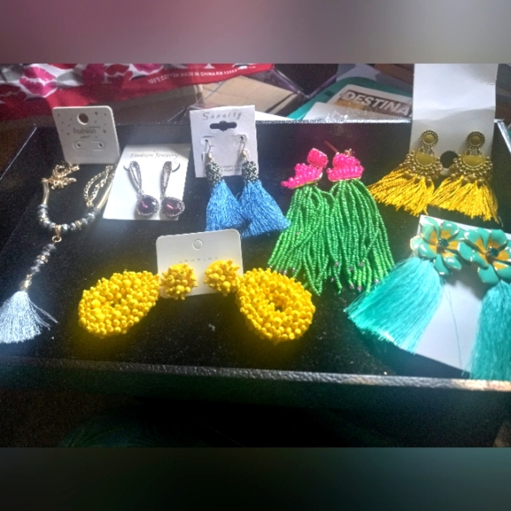 Earrings statement fun NEW